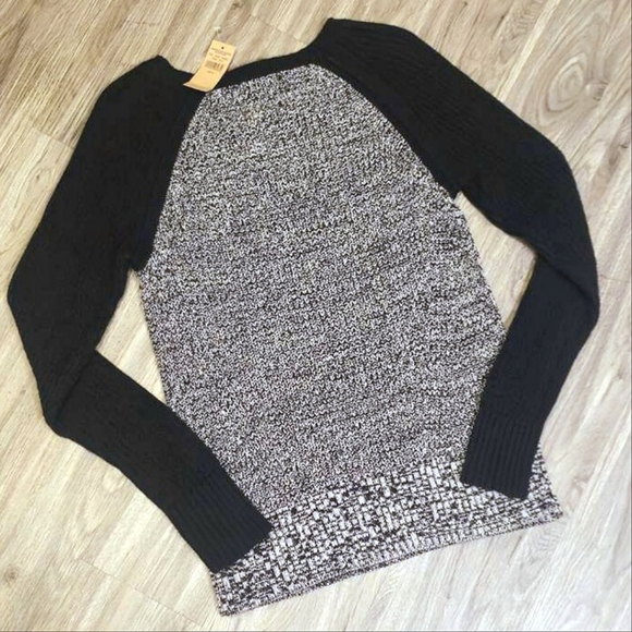 NWT! American Eagle Black and White Heathered Knit Sweater Women's Size Small - Picture 3 of 12